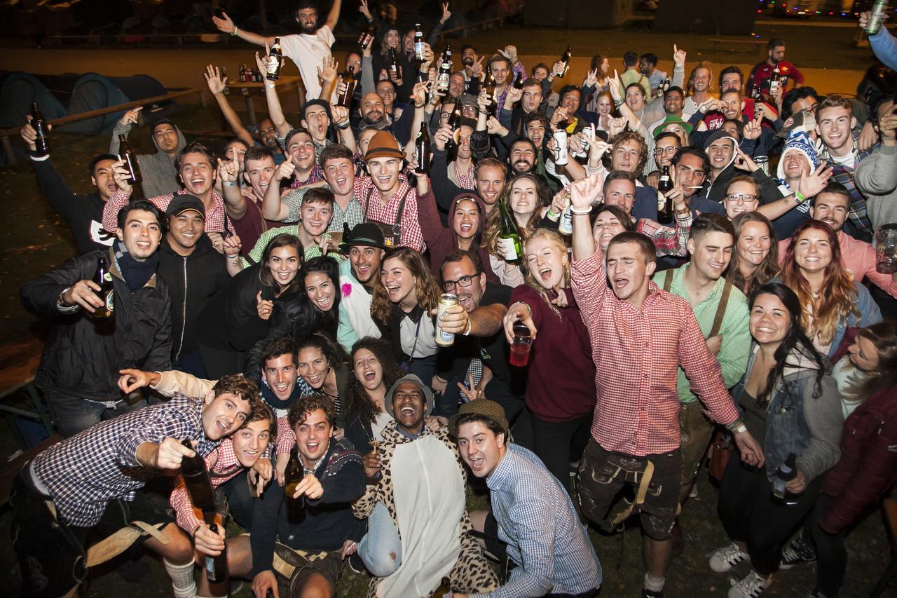 Campo de lujo Festanation Oktoberfest Camp #2